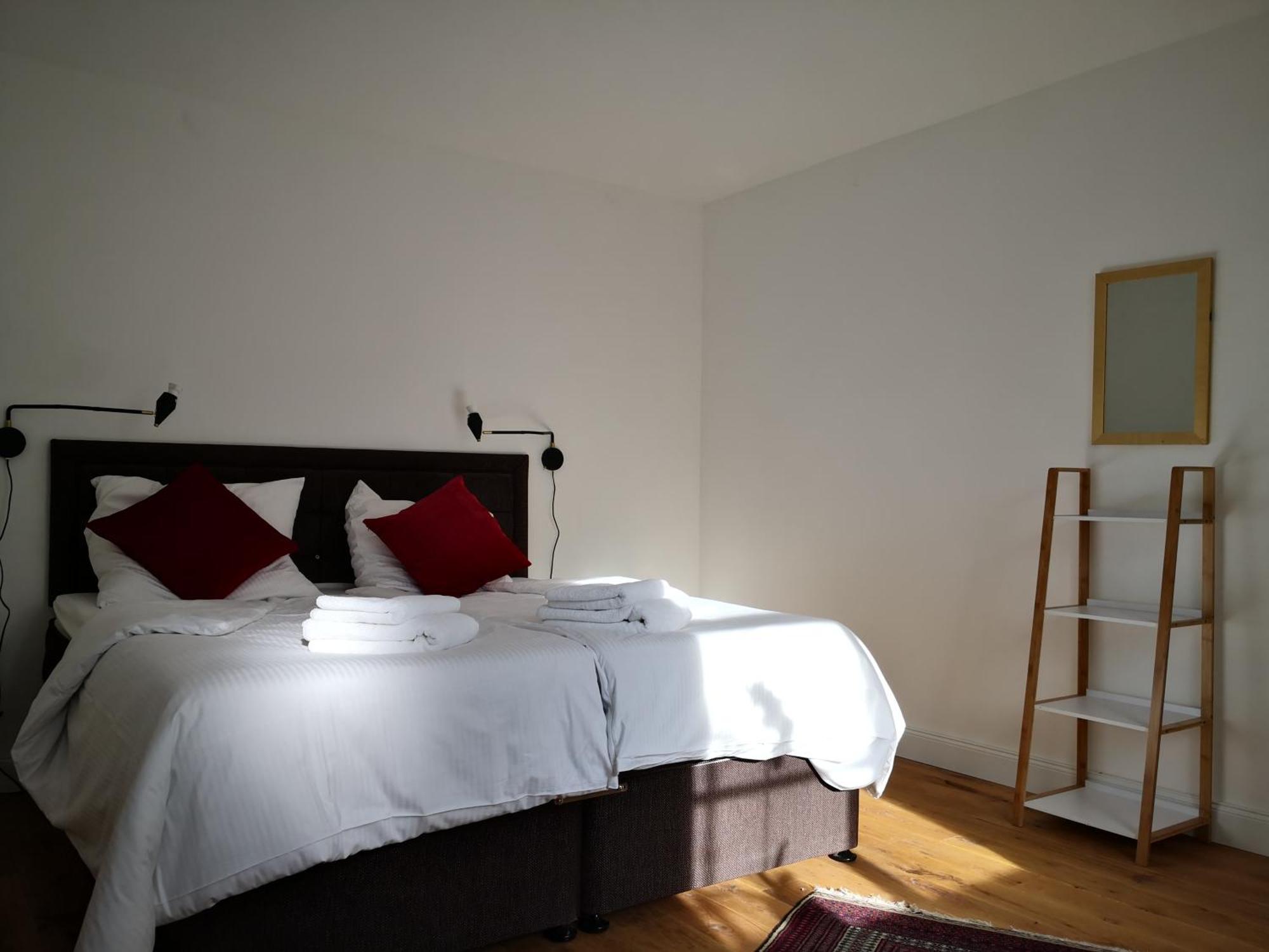 Fuenf Giebel Eck In Der Freiheit Am Ruhrtalradweg Hotell Wetter  Rum bild